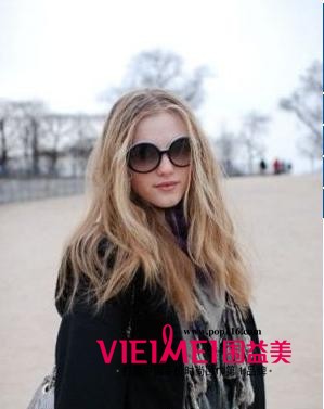 厚重圍巾帶來的安全感 柔軟的溫度給你懷抱,最新服裝圖片-圍益美商城