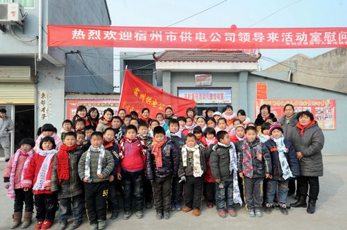 [安徽] 宿州“愛心媽媽”織圍巾 留守兒童心溫暖