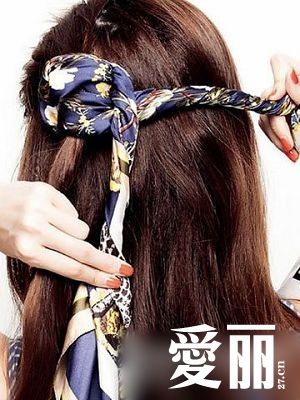 絲巾編發盤發打造靚發 步驟2