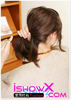 3款更搭圍巾的優雅發型DIY(組圖)