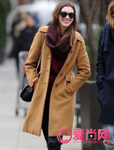 歐美女生圍巾的系法圖解 營造隨意休閑美