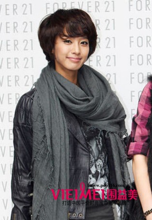 2012春季圍巾的搭配系法，就在韓式潮流,最新服裝圖片-圍益美商城