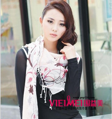 絲巾怎樣讓臉豐潤的女性顯得清爽消瘦,最新服裝圖片-圍益美商城