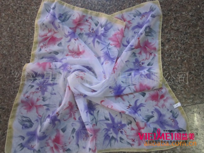 難以逃脫絲巾的魅力,最新服裝圖片-圍益美商城