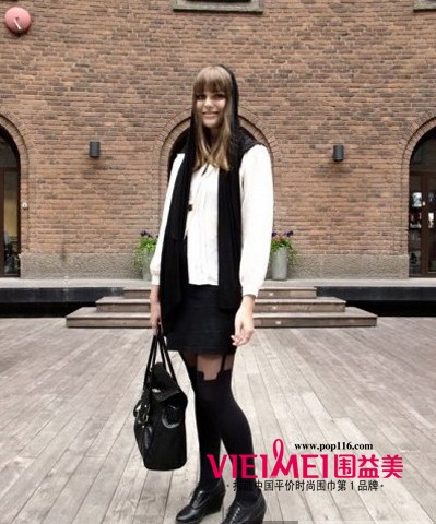 冬天一定要有圍巾 街拍達人來支招,最新服裝圖片-圍益美商城