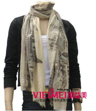 低調(diào)的搭配 圍巾是你最好的選擇,最新服裝圖片-圍益美商城