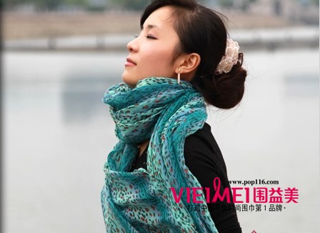 絢麗多彩的圍巾 讓小編來教你如何搭配,最新服裝圖片-圍益美商城