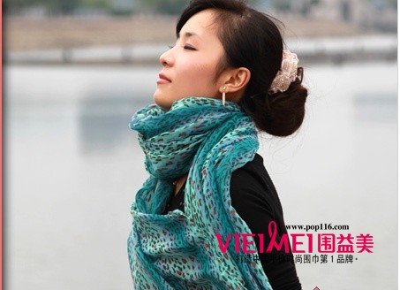 富有生活氣息的絲巾展,最新服裝圖片-圍益美商城