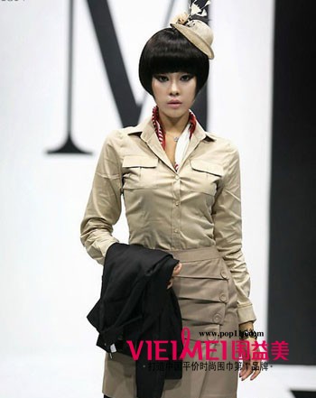 WYM絲巾巧妙搭配提升個性氣質,最新服裝圖片-圍益美商城