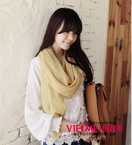 俏麗小妞絲巾潮搭 不失女人味和小清新 。,最新服裝圖片-圍益美商城