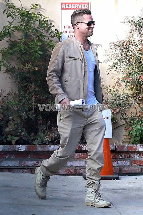 布拉德·皮特（Brad Pitt）有增高效果的同色系搭配 